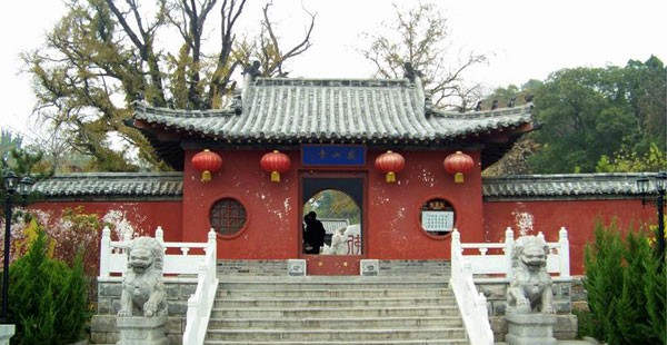 山东济宁安山寺